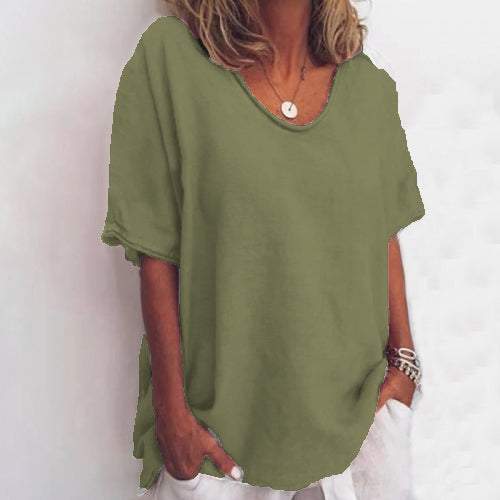 Jade - Dunkelgrünes V-Ausschnitt T-Shirt mit Kurzen Ärmeln für Damen in Übergröße