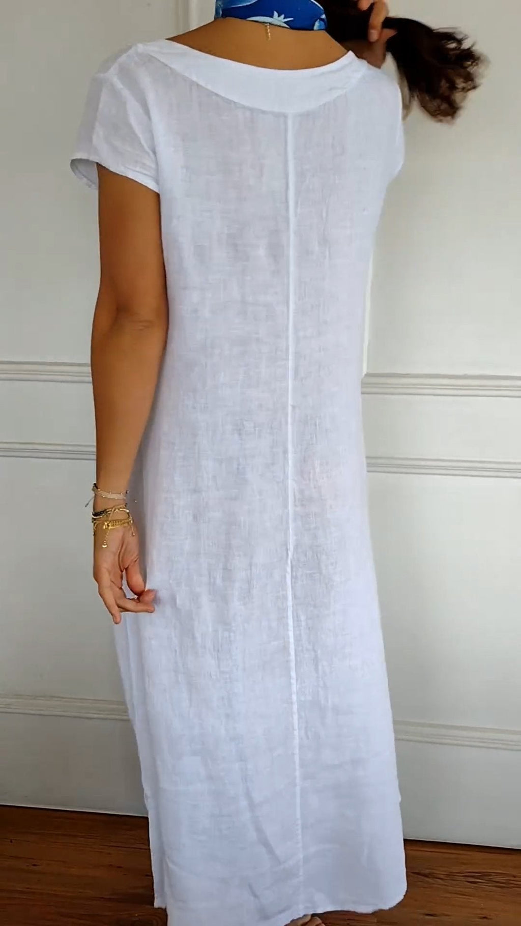 Loreen - Weiße Kleid mit Rundhalsausschnitt und Taschen