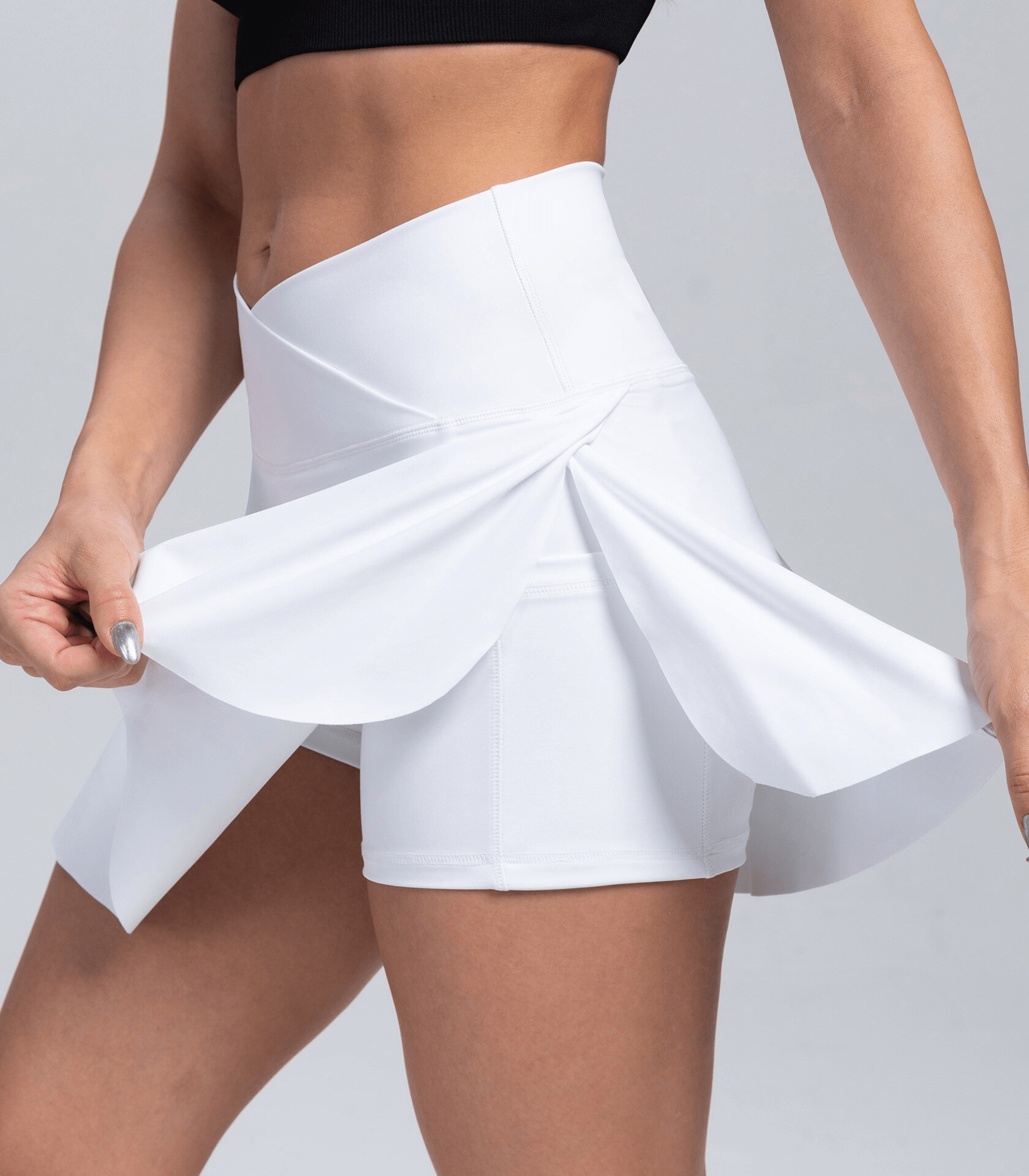 Fiona - Plissierter Tennisrock mit V-Taille und Taschen Schwarz