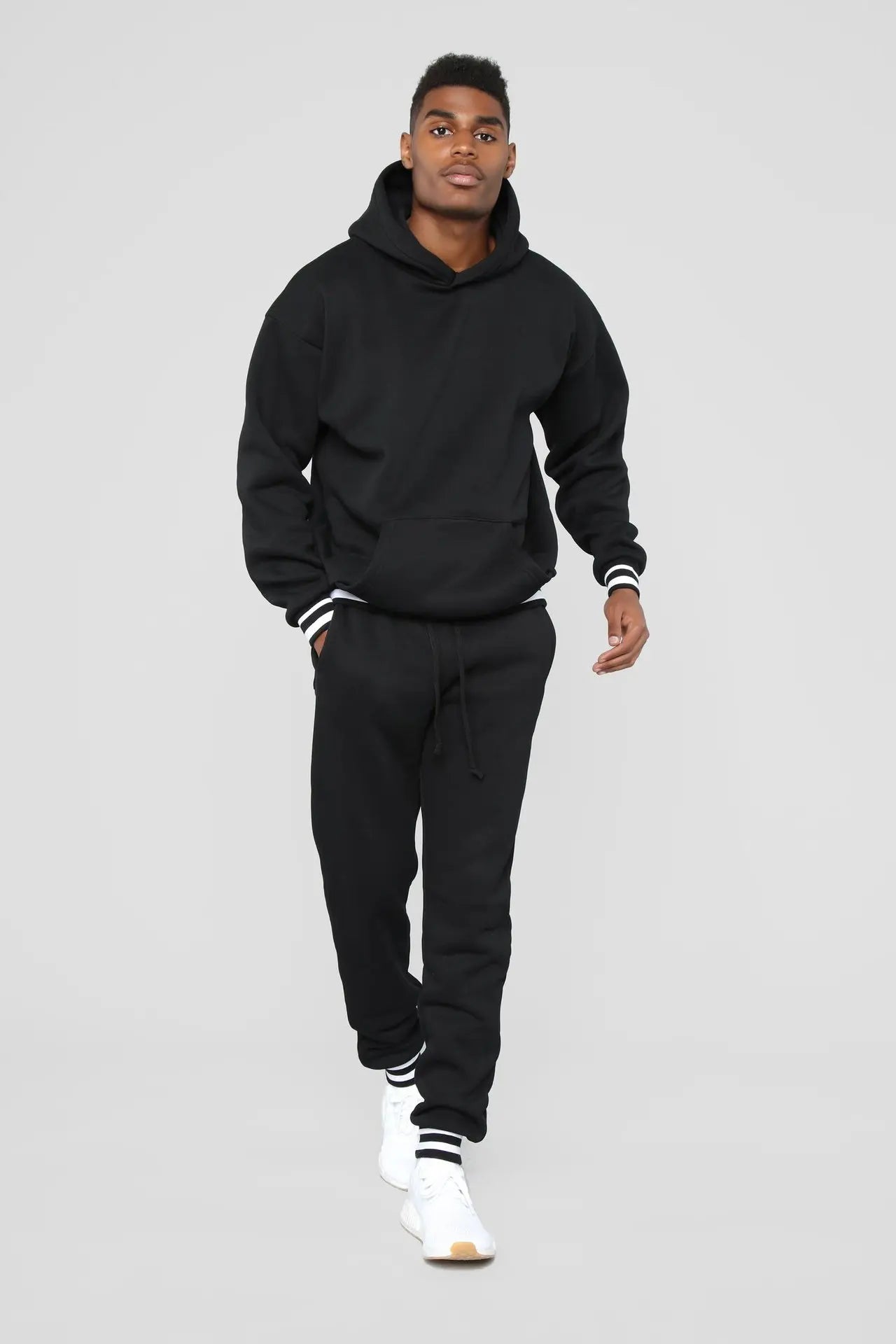 Stilvolles Herren-Hoodie-Set mit Kontrast-Rippeneinsätzen
